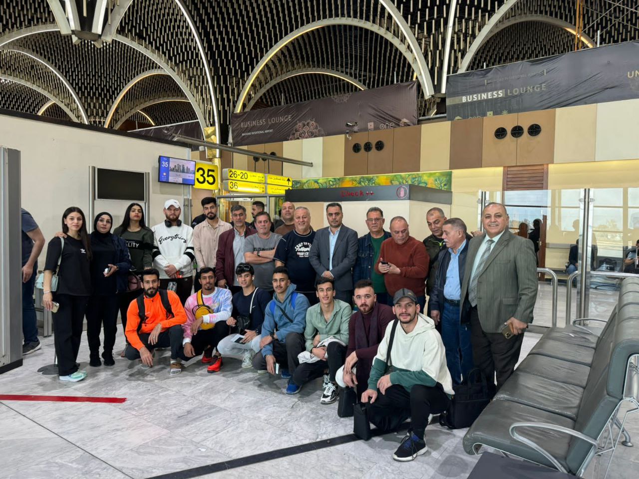 You are currently viewing رئيس الاتحاد يستقبل رواد الجمباز العراقي